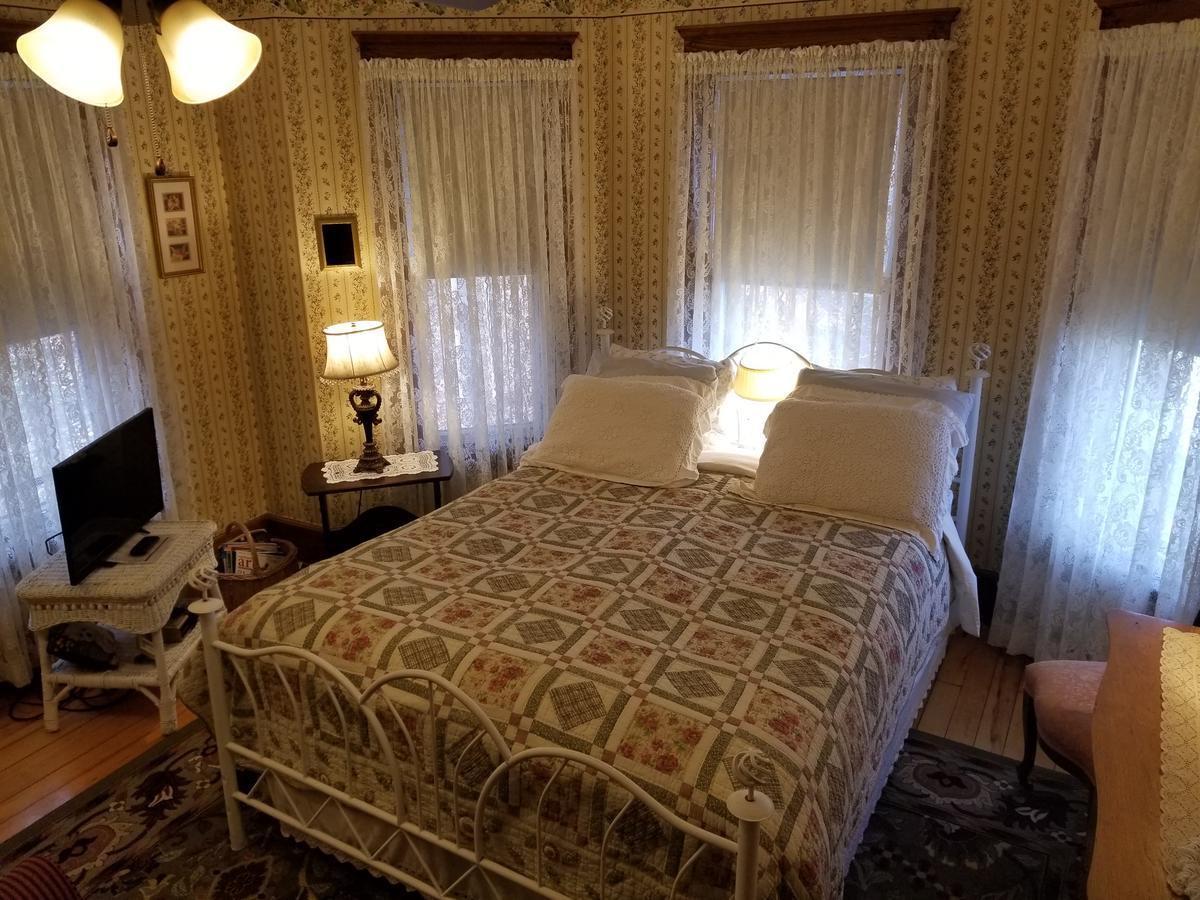 Rose & Thistle Bed & Breakfast クーパーズタウン エクステリア 写真